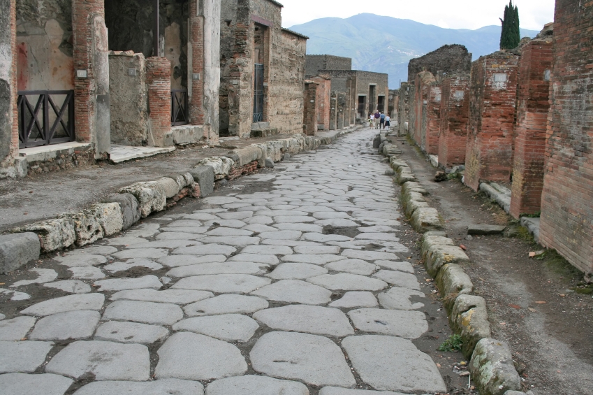 pompeii_ruins.jpg