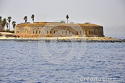 castle-fortification-goree-island-senegal-23546381.jpg